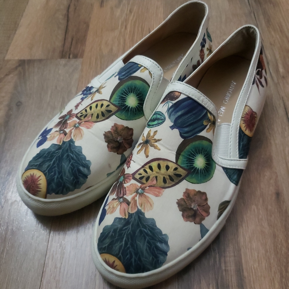 Antonio Melani fruit print slip ons sz 5.5